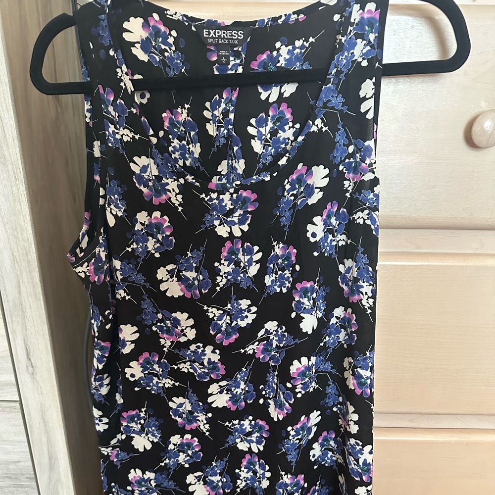 Express slit back tank